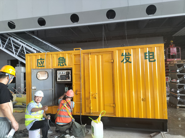 泌阳怎样判断空气滤清器是否需要更换？